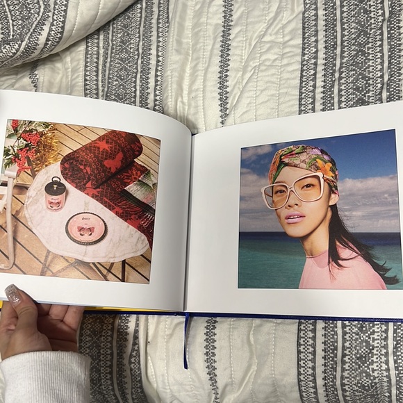 Authentic Gucci Holiday 2019 Book - Picture 6 of 6